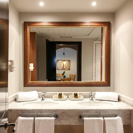 Birdie Aparthotel 4*